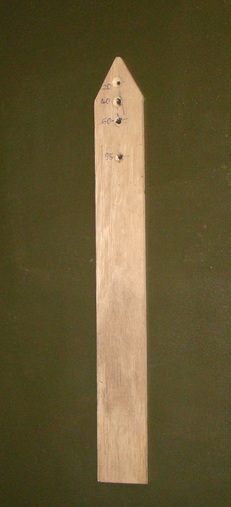 afb.08.3.4 - 14 mijn afschrijfgereedschap: latje met gaten (beeld 2 van 2)