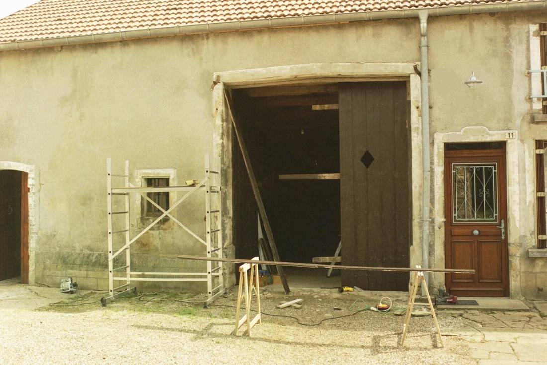 afb. 09.3 - 12 De renovatie van een van onze schuurdeuren.
